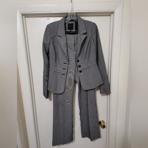 The limited 2 pieces set red blazer size s Pants Size 8